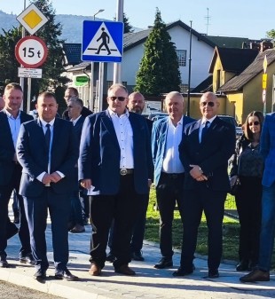 Kolejny odcinek drogi 2633s ul. Strumieńskiej w Jasienicy wraz z rondem oddany do użytku